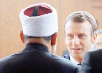ماكرون يبحث مع قادة الديانة الإسلامية في فرنسا تشكيل مجلس للأئمة