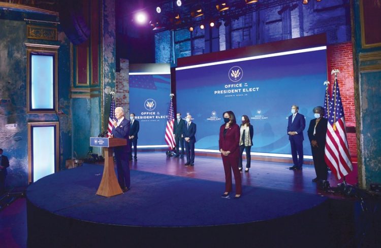 ترامب يوافق على نقل السلطة إلى بايدن من دون أن يقرّ مباشرة بهزيمته