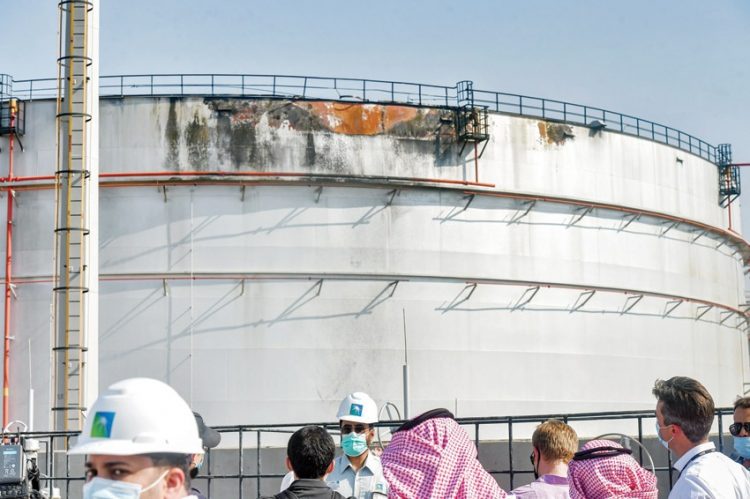 أرامكو: الإمدادات لم تتأثر بالاعتداء الحوثي على المحطة البترولية بجدة