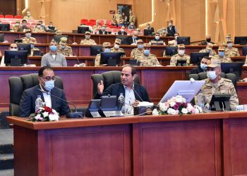 السيسي يتفقد مقر مركز قيادة الدولة الاستراتيجي بالعاصمة الإدارية الجديدة