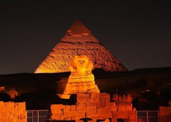 إضاءة الأهرامات وأبو الهول ضمن حملة “اتحدوا” للأمين العام للأمم المتحدة في مواجهة العنف ضد النساء