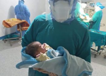 نجاح عملية ولادة قيصرية لسيدة مصابة بكورونا بعزل كفر الزيات