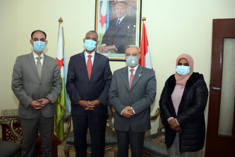 سفير جيبوتي بالقاهرة يستقبل رئيس جامعة طنطا 1 سفير جيبوتي بالقاهرة يستقبل رئيس جامعة طنطا