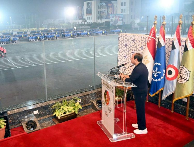 بسام راضي: الرئيس عبد الفتاح السيسي يتفقد الكلية الحربية فجر اليوم 1 بسام راضي: الرئيس عبد الفتاح السيسي يتفقد الكلية الحربية فجر اليوم