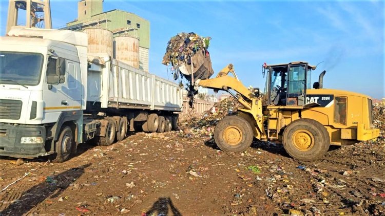 نقل ٥٠٣ طن من المخلفات في ثاني أيام عمل أسطول نقل المخلفات بالغربية