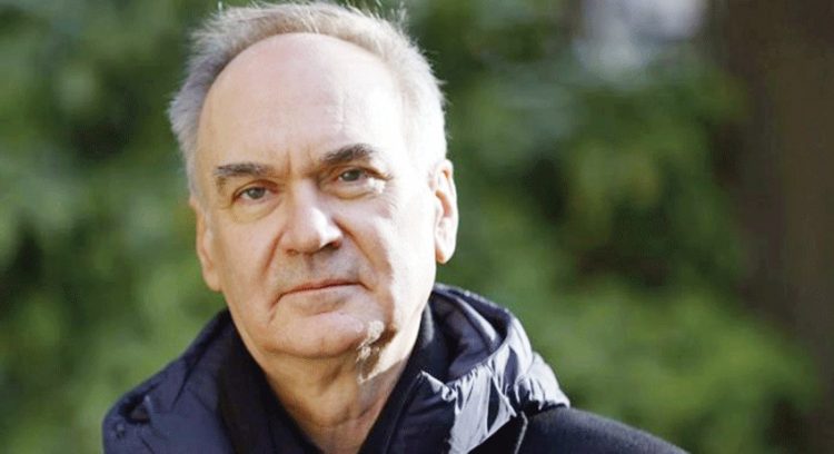 فوز الكاتب إيرفيه دو تيلييه بجائزة غونكور الأدبية الفرنسية 1 فوز الكاتب إيرفيه دو تيلييه بجائزة غونكور الأدبية الفرنسية