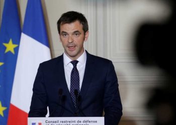 فرنسا تسجل مايقرب من 13 ألف إصابة جديدة بفيروس كورونا