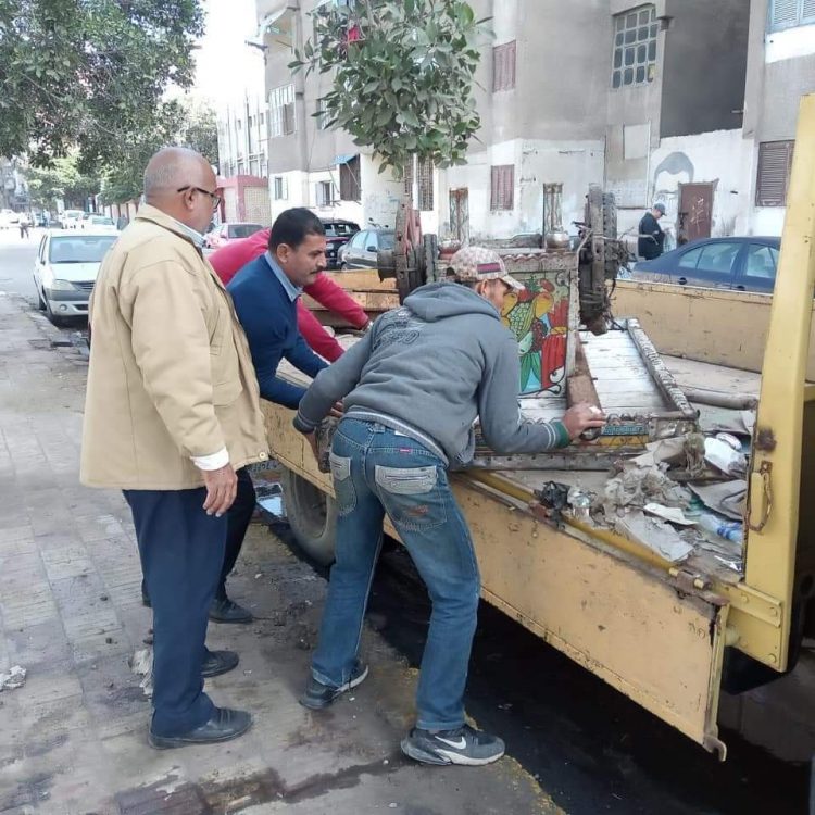 بورسعيد: حملات لإزالة الإشغالات والمخالفات في الشوارع والميادين 1 بورسعيد: حملات لإزالة الإشغالات والمخالفات في الشوارع والميادين