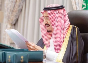 العاهل السعودي: صحة المواطنين والمقيمين أولوية ميزانية المملكة