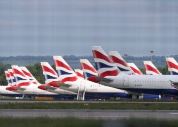 هولندا تحظر الرحلات الجوية القادمة من بريطانيا بسبب كورونا