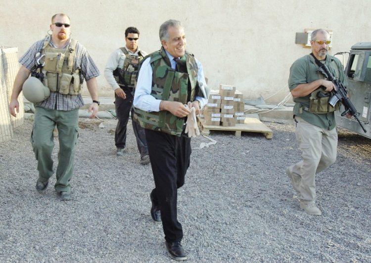 ترامب يعفو عن أربعة عناصر من "بلاك ووتر" كانوا يقضون أحكاما طويلة بالسجن 1 ترامب يعفو عن أربعة عناصر من “بلاك ووتر” كانوا يقضون أحكاما طويلة بالسجن