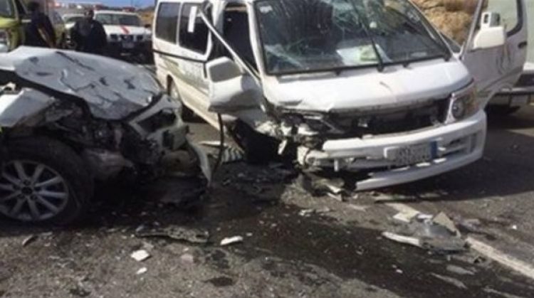 مصرع طفل واصابة آخرين بحادث تصادم بسبب السرعة الجنونية بالغربية