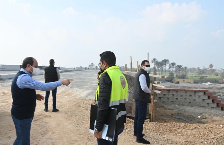 المتحدث باسم الرئاسة: الرئيس يتفقد الطريق الدائري الأوسطي الذي يخدم جميع مدن الجمهورية 1 المتحدث باسم الرئاسة: الرئيس يتفقد الطريق الدائري الأوسطي الذي يخدم جميع مدن الجمهورية