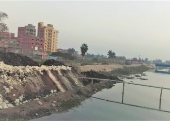 محافظ الغربية يتابع أعمال الرصف والتطوير بقرية محلة أبوعلي بالمحلة الكبرى