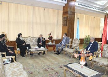 مطران طتطا وتوابعها يقدم التهنئة لرئيس جامعة طنطا