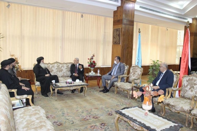 مطران طتطا وتوابعها يقدم التهنئة لرئيس جامعة طنطا 1 مطران طتطا وتوابعها يقدم التهنئة لرئيس جامعة طنطا