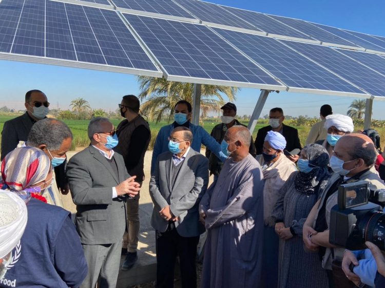 وزير التنمية المحلية ومحافظ الأقصر يزوران قرية البغدادي لتفقد مشروعات برنامج الأغذية العالمي لدعم صغار المزارعين