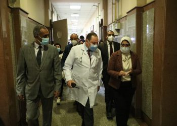 وزيرة الصحة: انخفاض معدل تردد مرضى فيروس كورونا على الرعاية المركزة وأجهزة التنفس الصناعي بالمستشفيات