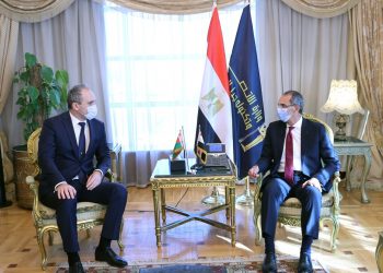 وزير الاتصالات وتكنولوجيا المعلومات يبحث مع سفير بيلاروسيا بالقاهرة تعزيز التعاون المشترك بين البلدين فى مجال الاتصالات وتكنولوجيا المعلومات