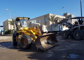 رئيس جهاز مدينة دمياط الجديدة يقود حملة لرفع الإشغالات وإزالة المخالفات بالمنطقة الصناعية