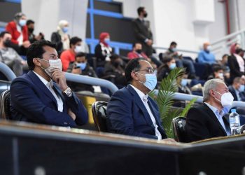 رئيس الوزراء يشكر منتخب كرة اليد على الأداء الرجولى: كسبتم احترام العالم