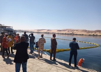 البيئة تشارك فى التدريب العملي لمكافحة التلوث البترولى بنهر النيل «طيبة 6» بمنطقة الاعقاب بأسوان