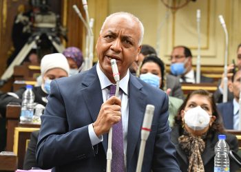 مصطفى بكري يقدم استجوابًا جديدًا ضد وزير قطاع الأعمال ويتهمه بتخريب الاقتصاد القومي