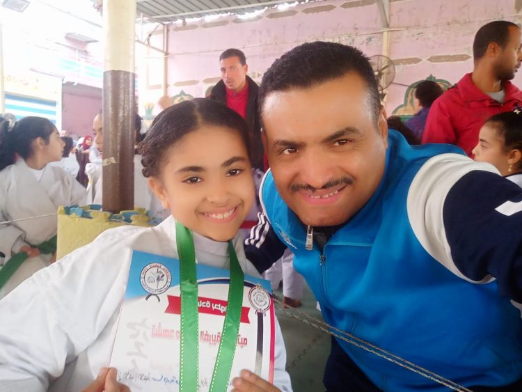 اللاعبة ساجدة وائل الهرميل تفوز بالمركز الثاني في بطولة الكاراتيه للبراعم بطنطا