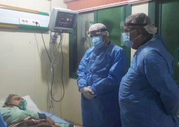 وكيل وزارة الصحة بالغربية يتفقد مستشفى العزل بكفر الزيات