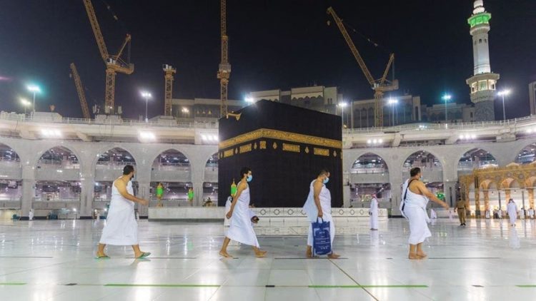 دراستان سعوديتان تحسبان متوسط وقت أداء العمرة في ظل كورونا