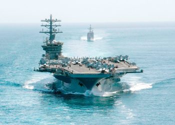 البنتاجون يعلن أن حاملة الطائرات الأمريكية “نيميتز” ستبقى في الخليج