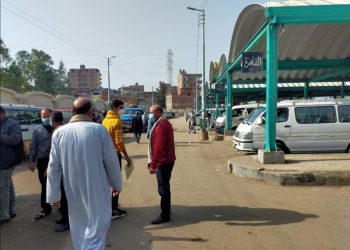 حملات متابعة إلتزام الركاب والسائقين بتنفيذ كافة القرارات الإحترازية والوقائية بالبحيرة