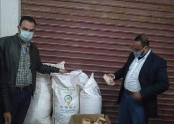 حملات رقابية تموينية مشددة بالبحيرة تسفر عن التحفظ على 38 اسطوانة أكسجين بداخل مصنعين غير مرخصين بكوم حمادة