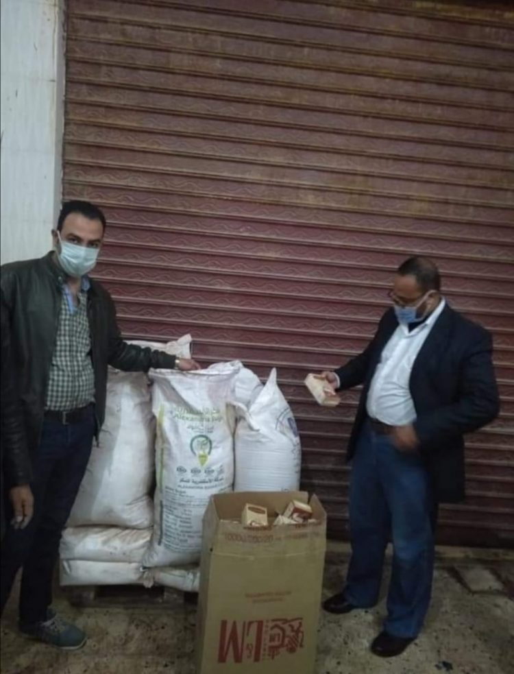 حملات رقابية تموينية مشددة بالبحيرة تسفر عن التحفظ على 38 اسطوانة أكسجين بداخل مصنعين غير مرخصين بكوم حمادة