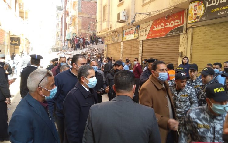 بالصور : انهيار عقار مكون من 4 أدوار بالمحلة 1 بالصور : انهيار عقار مكون من 4 أدوار بالمحلة