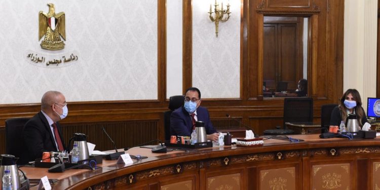 رئيس الوزراء يستعرض خطة تنفيذ مشروعات الصرف الصحي في 51 مركزا بمبادرة الرئيس " حياة كريمة" 1 رئيس الوزراء يستعرض خطة تنفيذ مشروعات الصرف الصحي في 51 مركزا بمبادرة الرئيس ” حياة كريمة”