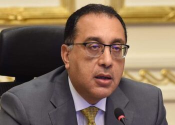 رئيس الوزراء يستعرض تقريراً من وزيرة الثقافة حول إطلاق فعاليات المسارح المتنقلة على مستوى الجمهورية