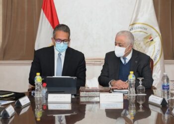 وزيرا “التعليم” و”السياحة والآثار” يناقشان رفع الوعي السياحي والأثري وتعزيز أخلاقيات السياحة بين طلاب المدارس