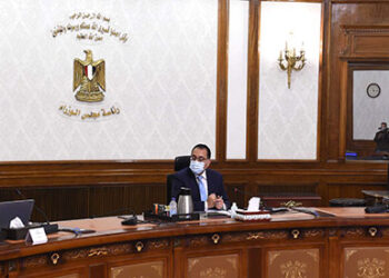 رئيس الوزراء يستعرض السيناريوهات المقترحة لاستكمال الفصل الدراسى الثانى