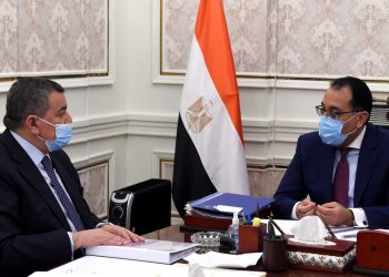 رئيس الوزراء يتابع مع وزير الإعلام مشروع رقمنة الإعلام المصرى
