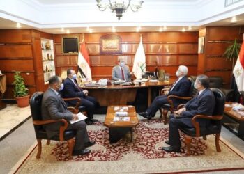 “سعفان” و “عوض” يبحثان توفير الحماية والرعاية الاجتماعية والصحية والتأمينية للعمالة غير المنتظمة