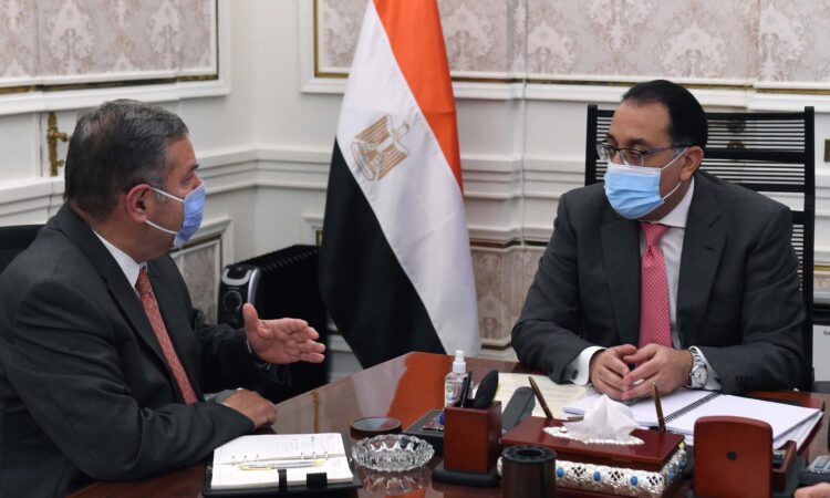 رئيس الوزراء يستعرض مع وزير قطاع الأعمال موقف الأراضى المشاركة فى المبادرة الرئاسية “سكن كل المصريين”