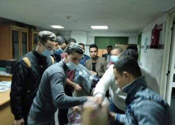 ‏ اتحاد طلاب جامعة سوهاج يوزع ١٠٠ بطانية و٢٧٠ كيس دم لصالح مصابي قطاري طهطا