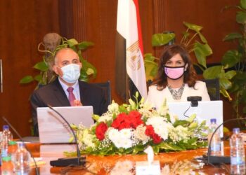 وزيرا الهجرة والري في حوار مفتوح حول “حقوق مصر المائية” مع شباب الدارسين بالخارج