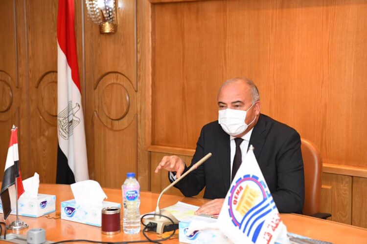 محافظ قنا :الإنتهاء من تنفيذ 1000 مشروع خدمي على أرض المحافظة 1 محافظ قنا