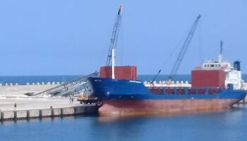 ميناء العريش تصدير 3500 طن أسمنت أبيض ومنتجات لدول العالم