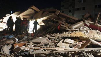 محافظ القاهرة : تماثل 18 شخصا من مصابى عقار جسر السويس للشفاء