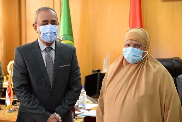 محافظ الإسماعيلية يستقبل الأم المثالية الأولى على مستوى الجمهورية لعام 2021 1 محافظ الإسماعيلية يستقبل الأم المثالية الأولى على مستوى الجمهورية لعام 2021