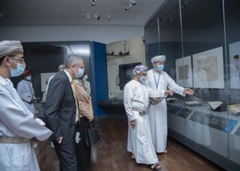 سلطنة عُمان تستعيد تاريخ أمجادها البحرية بتدشين مخطوطة نادرة لـ “أسد البحار”