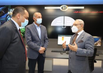 رئيس جامعة طنطا يوقع عقد بث القناة التليفزيونية لمدة 5 سنوات